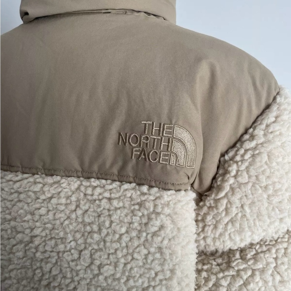 The North Face Sherpa Nuptse Jacket - Picture 2 of 6